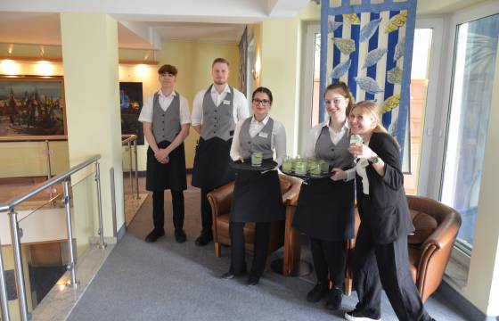 Wir bilden aus zur/zum: - Strandhotel Seerose