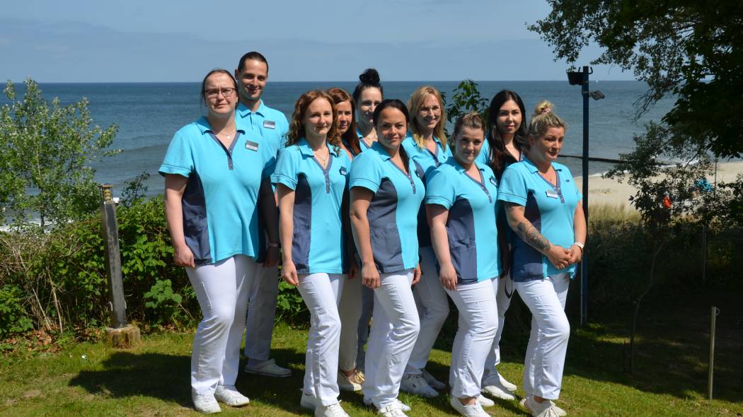 Gruppenfoto Housekeeping Strandhotel Seerose Usedom 