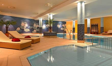 Schwimmbad im Wellnessbereich Strandhotel Seerose Usedom 