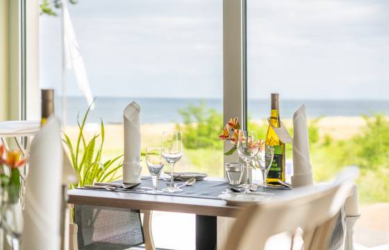 Gedeckter Tisch mit Meerblick Strandhotel Seerose Usedom 