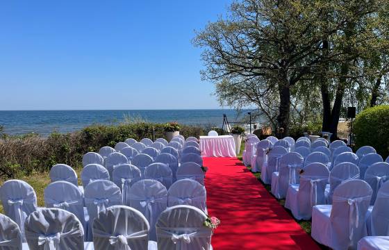 Hochzeit im Freien mit Blick aufs Meer Strandhotel Seerose Usedom 