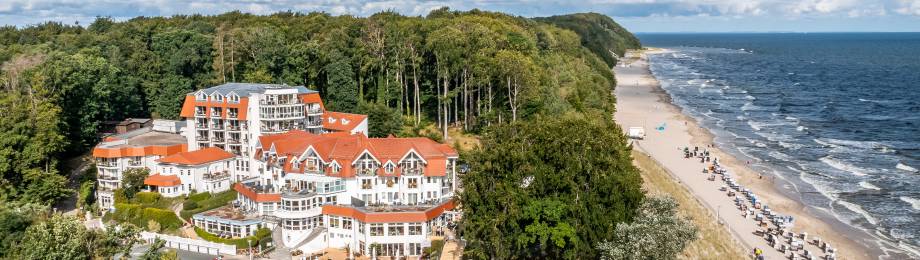 Luftaufnahme Strandhotel Seerose Seebad Kölpinsee